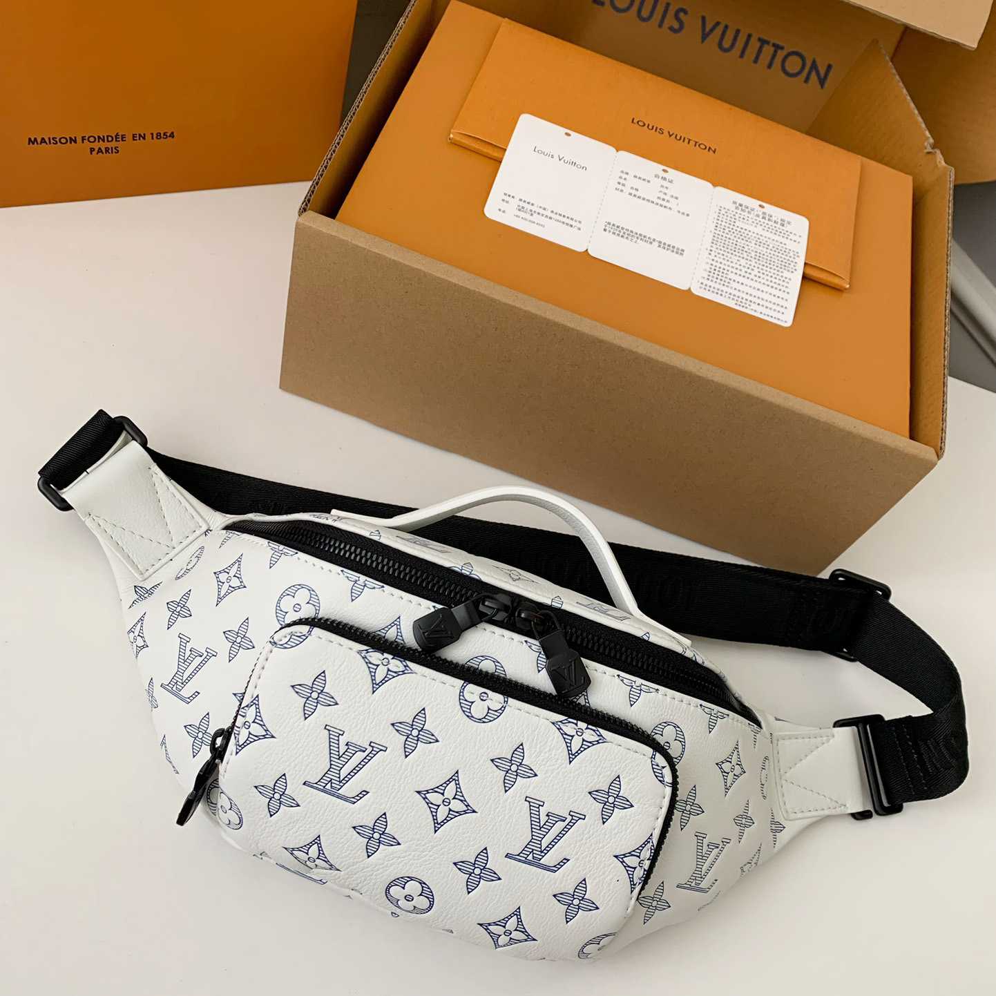 Louis Vuitton Rush Bumbag  M25227 - DopestKickz