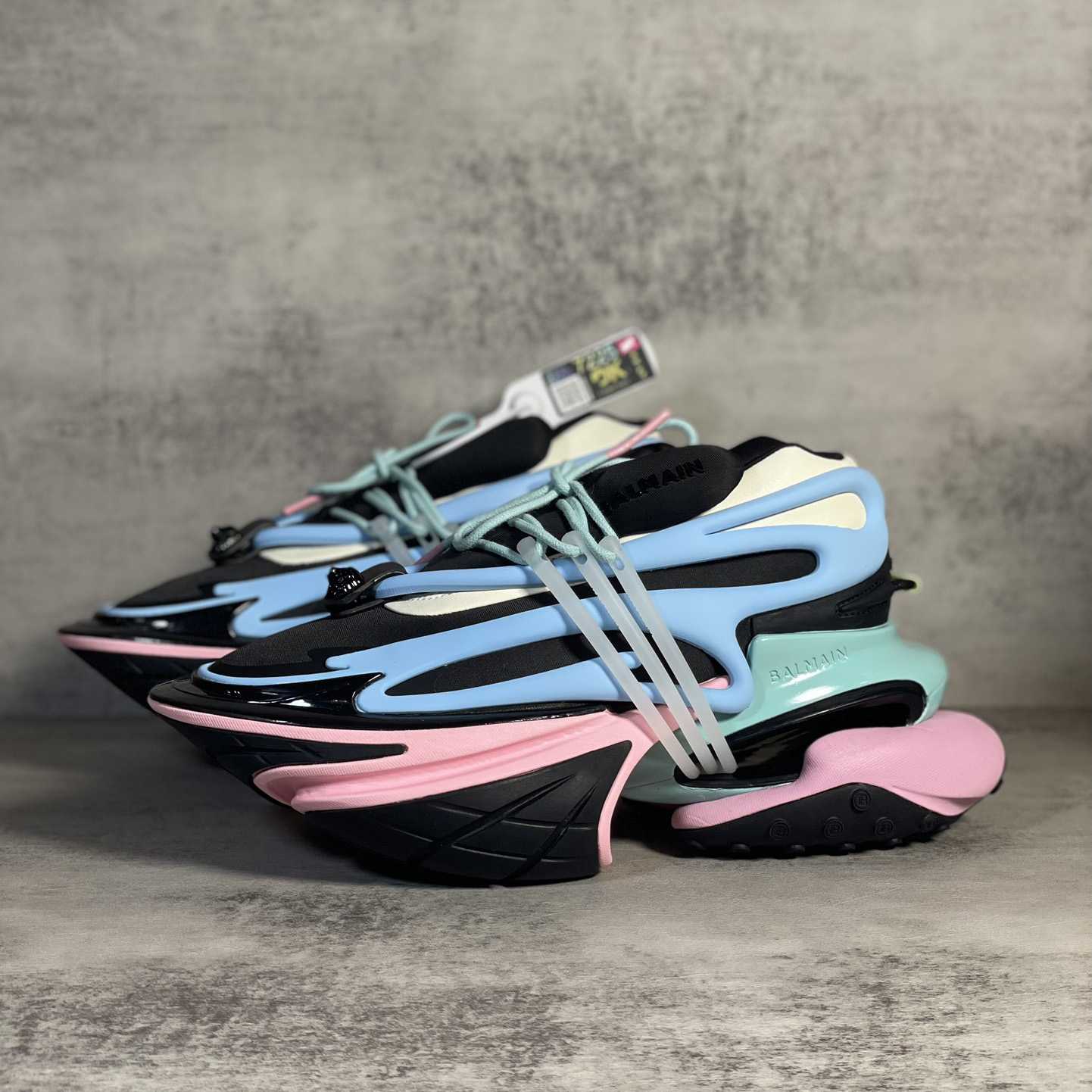 Balmain "Unicorn" Low top Sneakers - DopestKickz