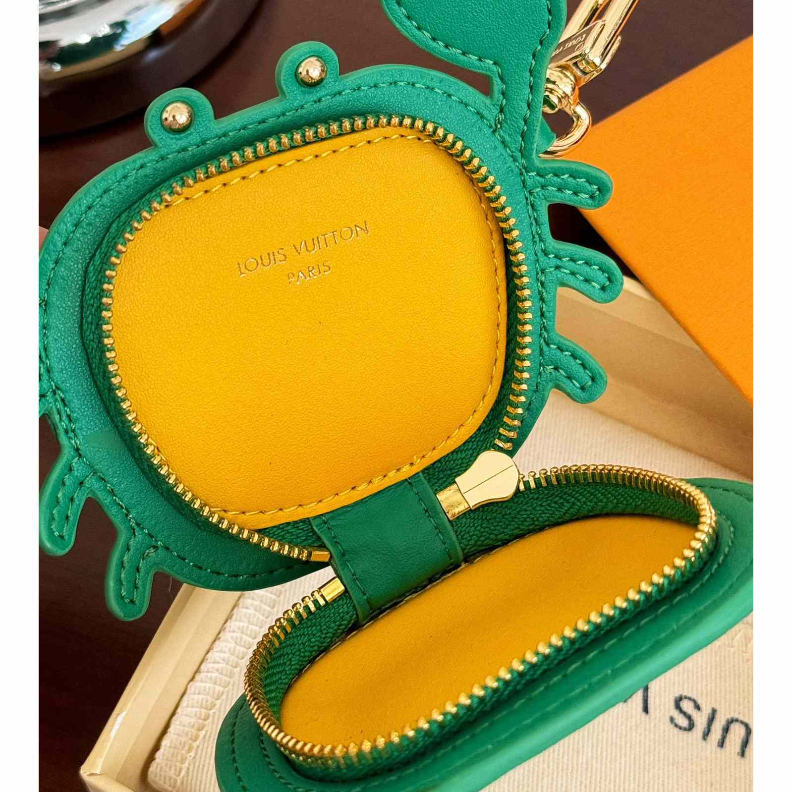 Louis Vuitton LV Crab Bag Charm   M01931 - DopestKickz