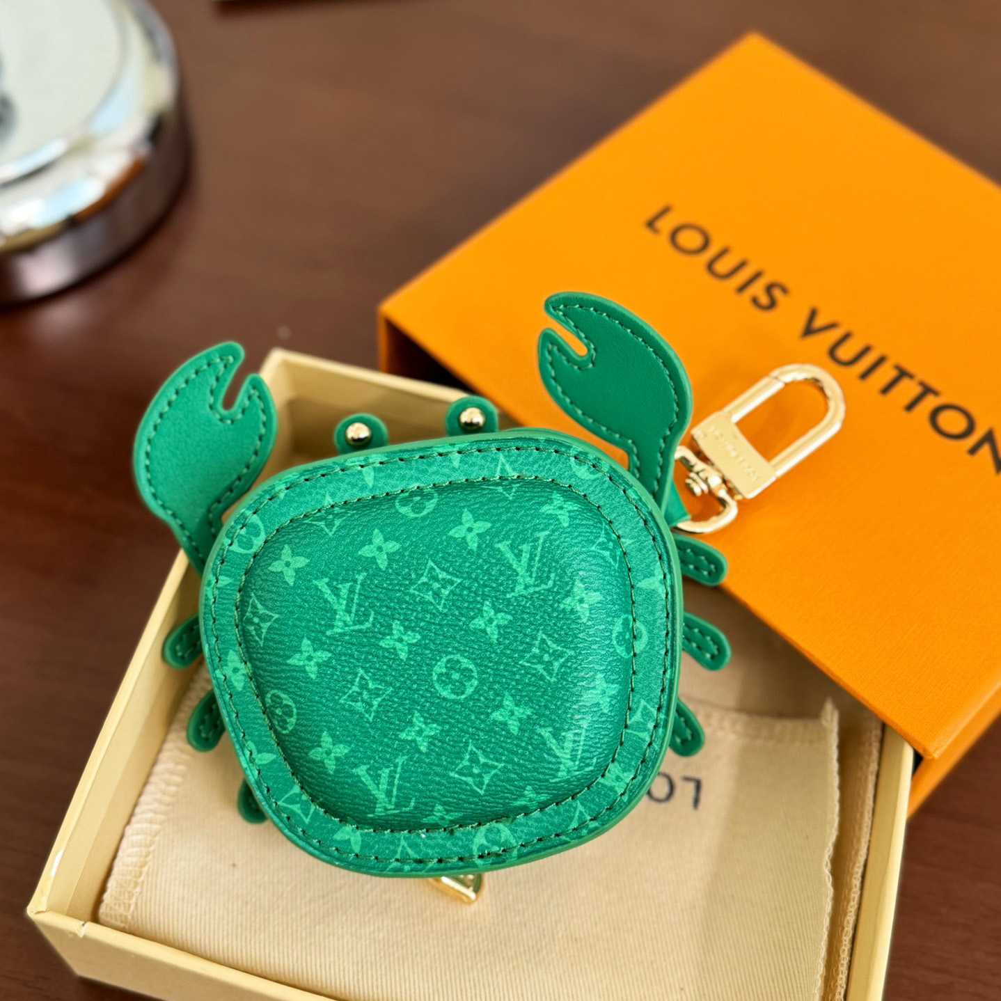 Louis Vuitton LV Crab Bag Charm   M01931 - DopestKickz