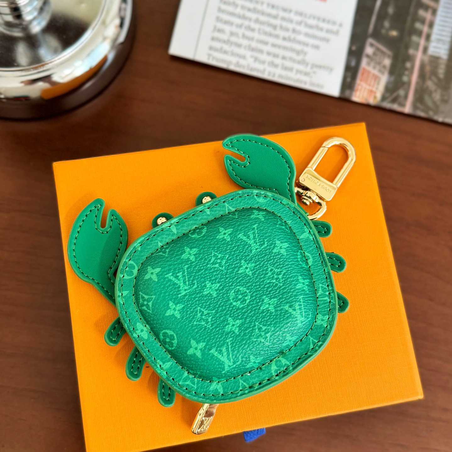Louis Vuitton LV Crab Bag Charm   M01931 - DopestKickz