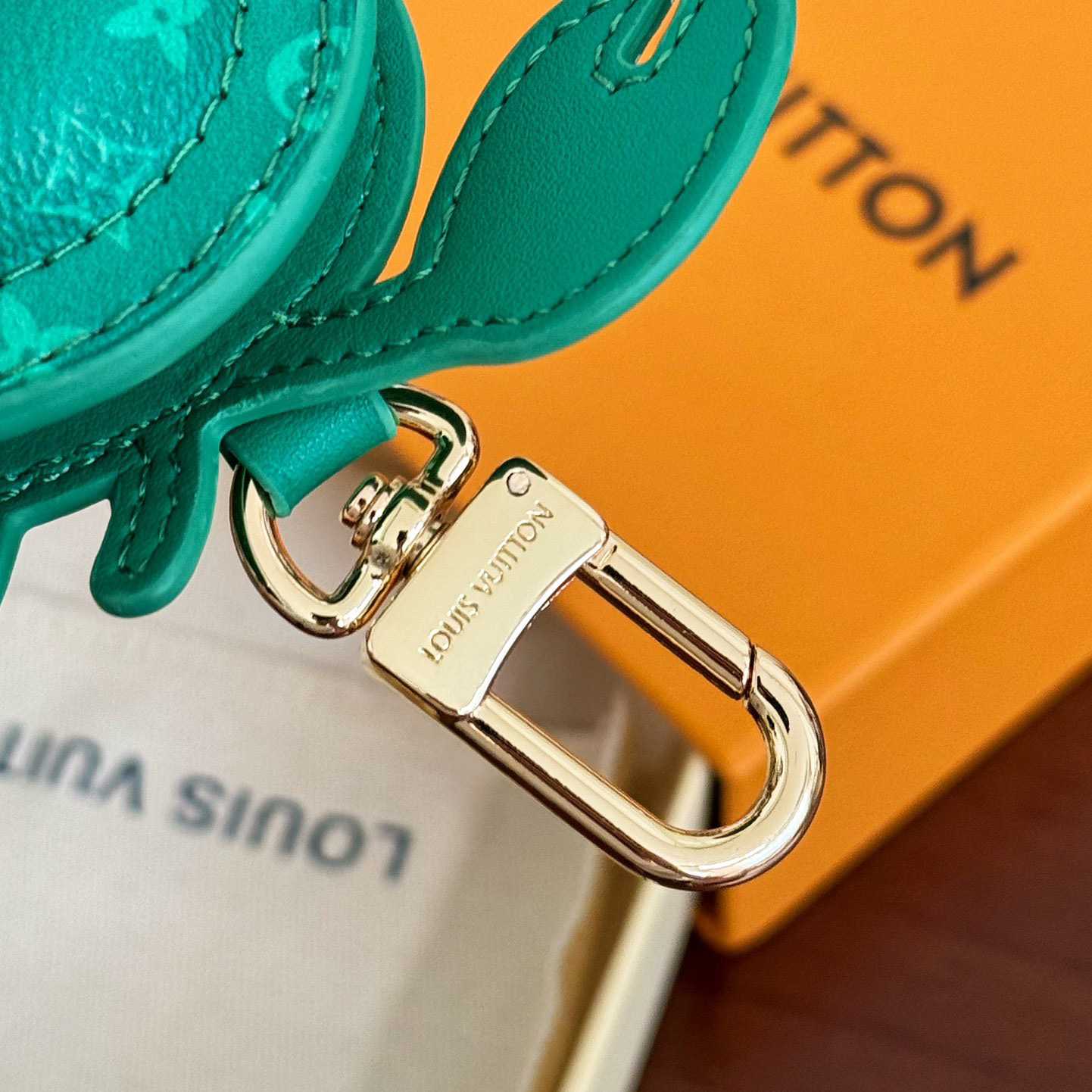 Louis Vuitton LV Crab Bag Charm   M01931 - DopestKickz