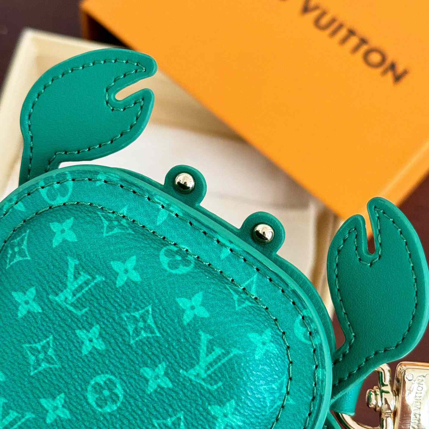 Louis Vuitton LV Crab Bag Charm   M01931 - DopestKickz