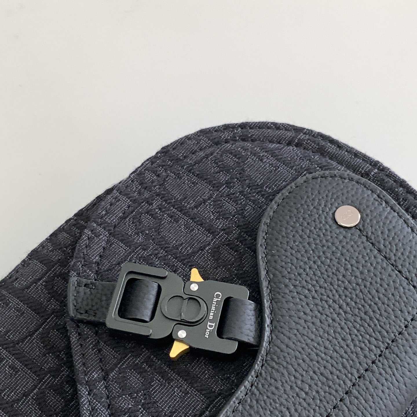 Dior Saddle Messenger Bag - DopestKickz