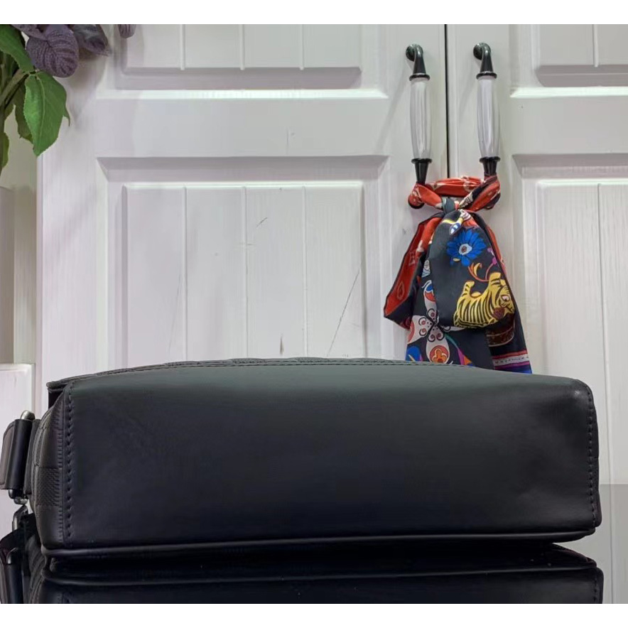 Louis Vuitton  District Damier Infini PM Cosmos (29 x 23 x 6 cm) - DopestKickz