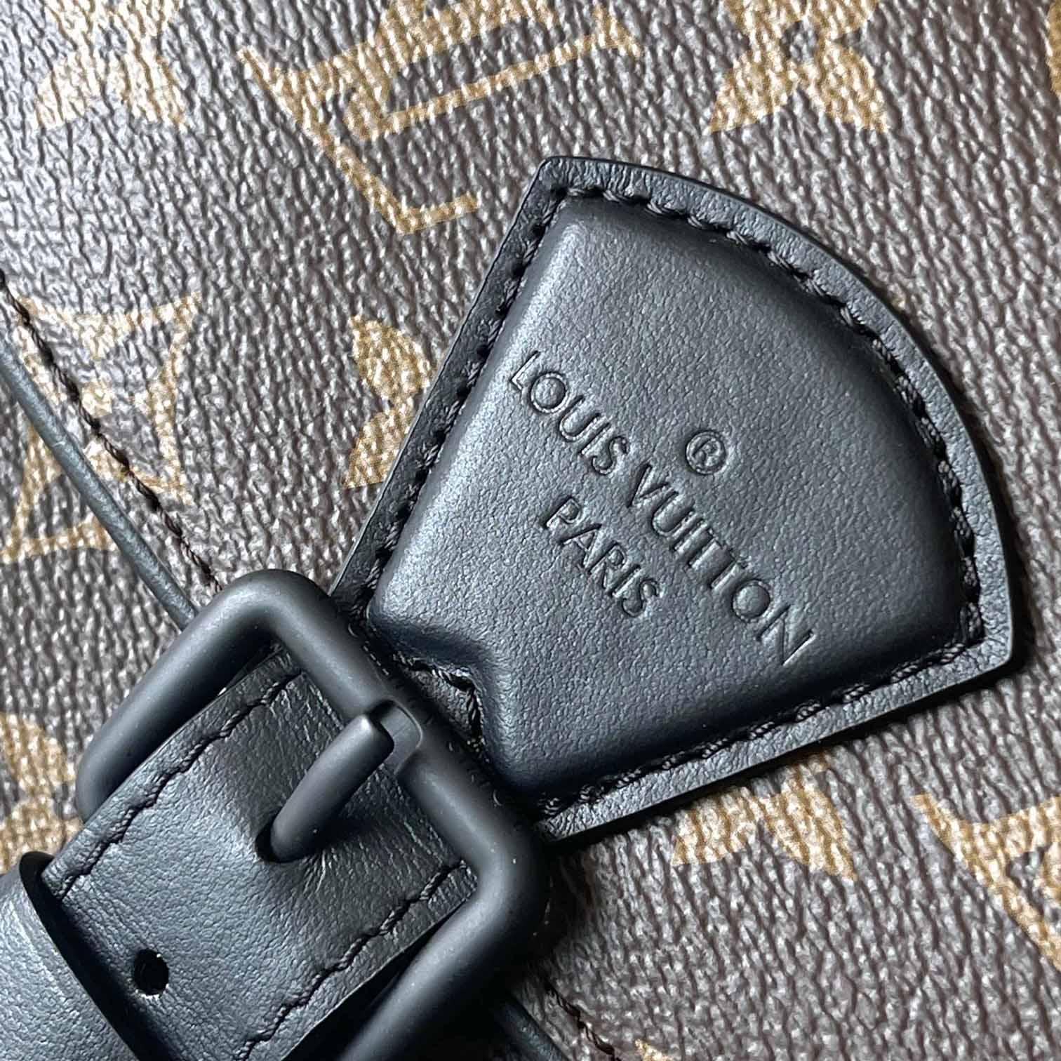 Louis Vuitton Montsouris Messenger PM​   M47060 - DopestKickz