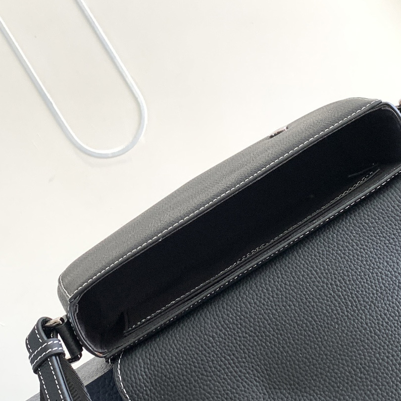 Dior Saddle Messenger Bag - DopestKickz