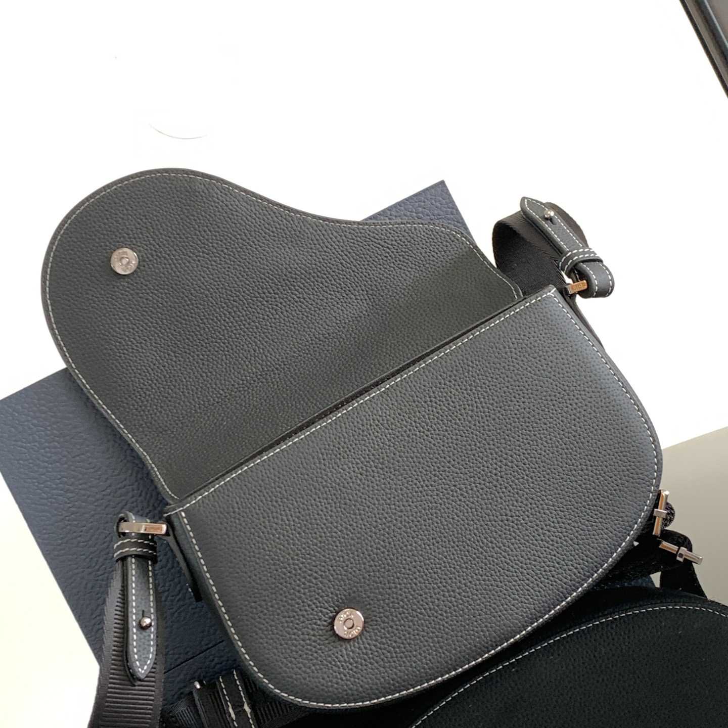 Dior Saddle Messenger Bag - DopestKickz
