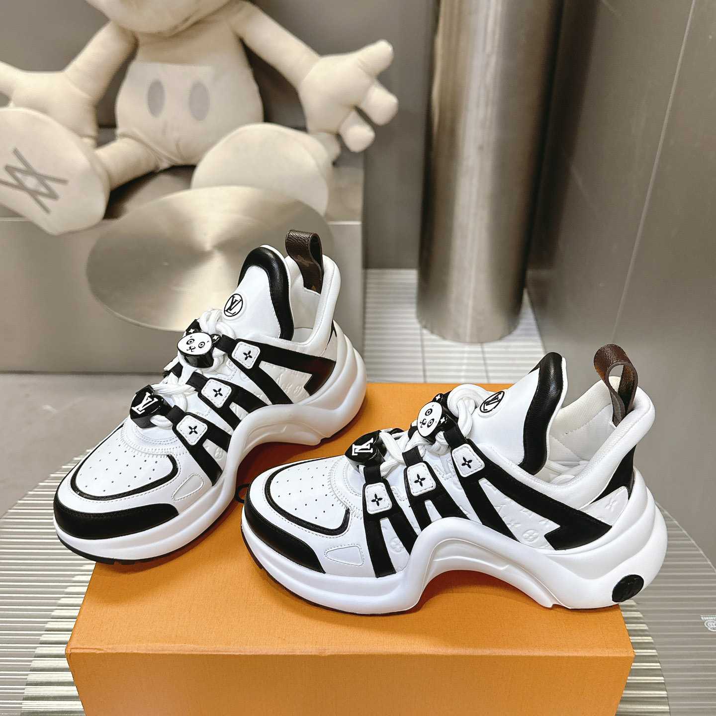 Louis Vuitton LV Archlight Sneaker   1AD2GJ - DopestKickz