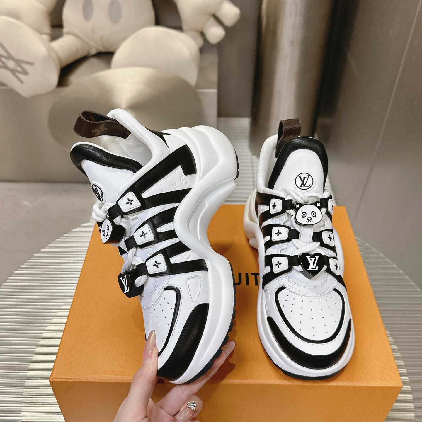 Louis Vuitton LV Archlight Sneaker   1AD2GJ - DopestKickz