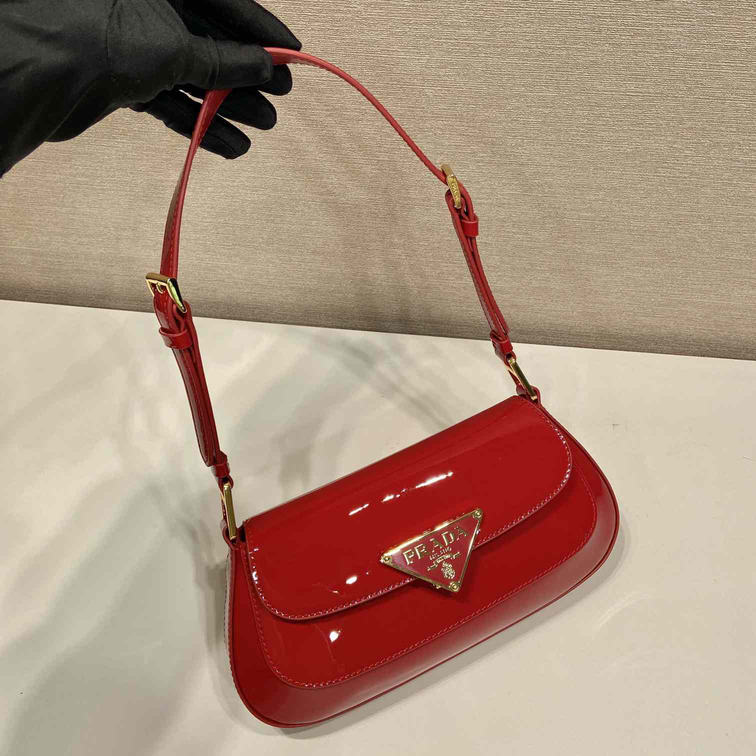Prada Brushed Leather Shoulder Bag （24-11-4cm） - DopestKickz