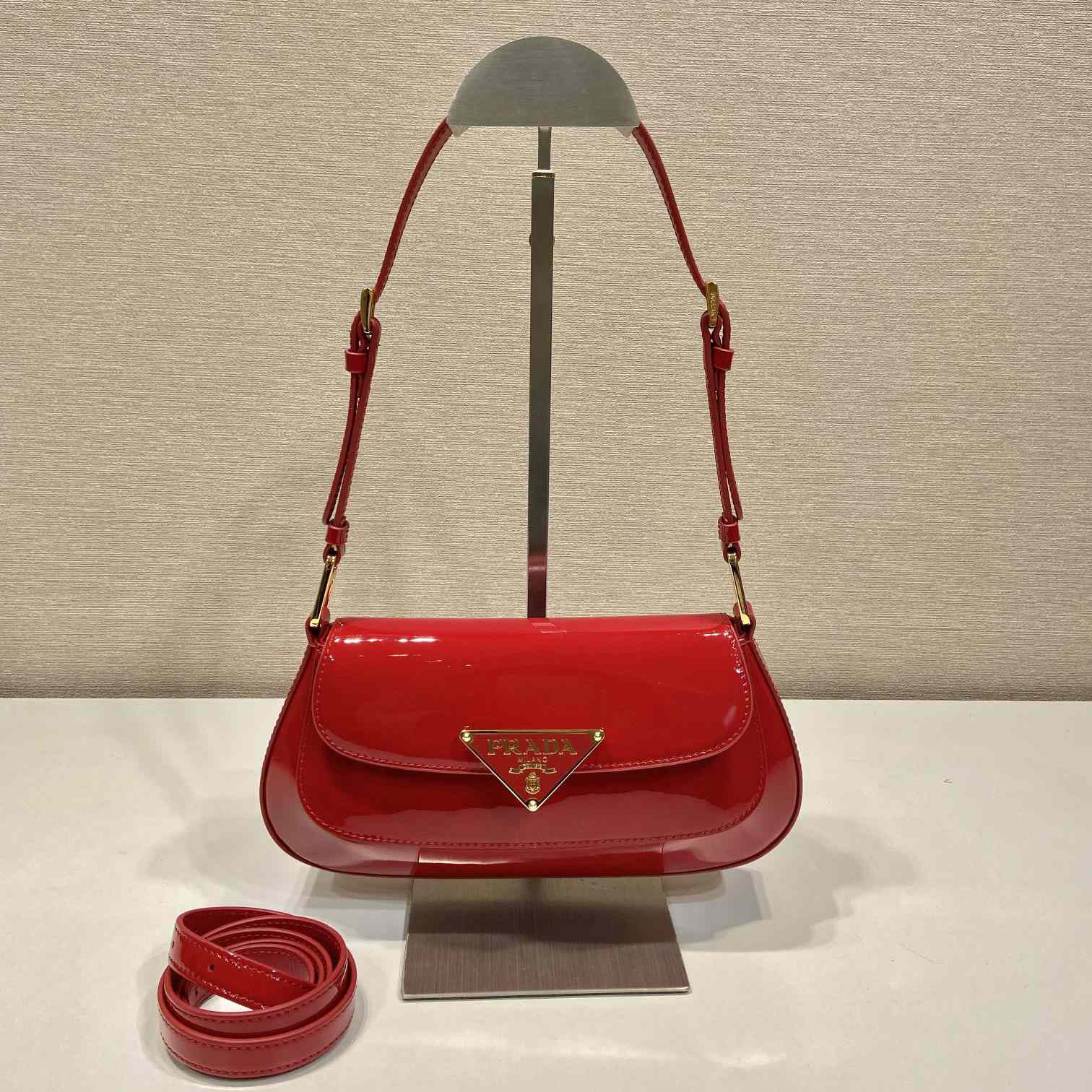 Prada Brushed Leather Shoulder Bag （24-11-4cm） - DopestKickz