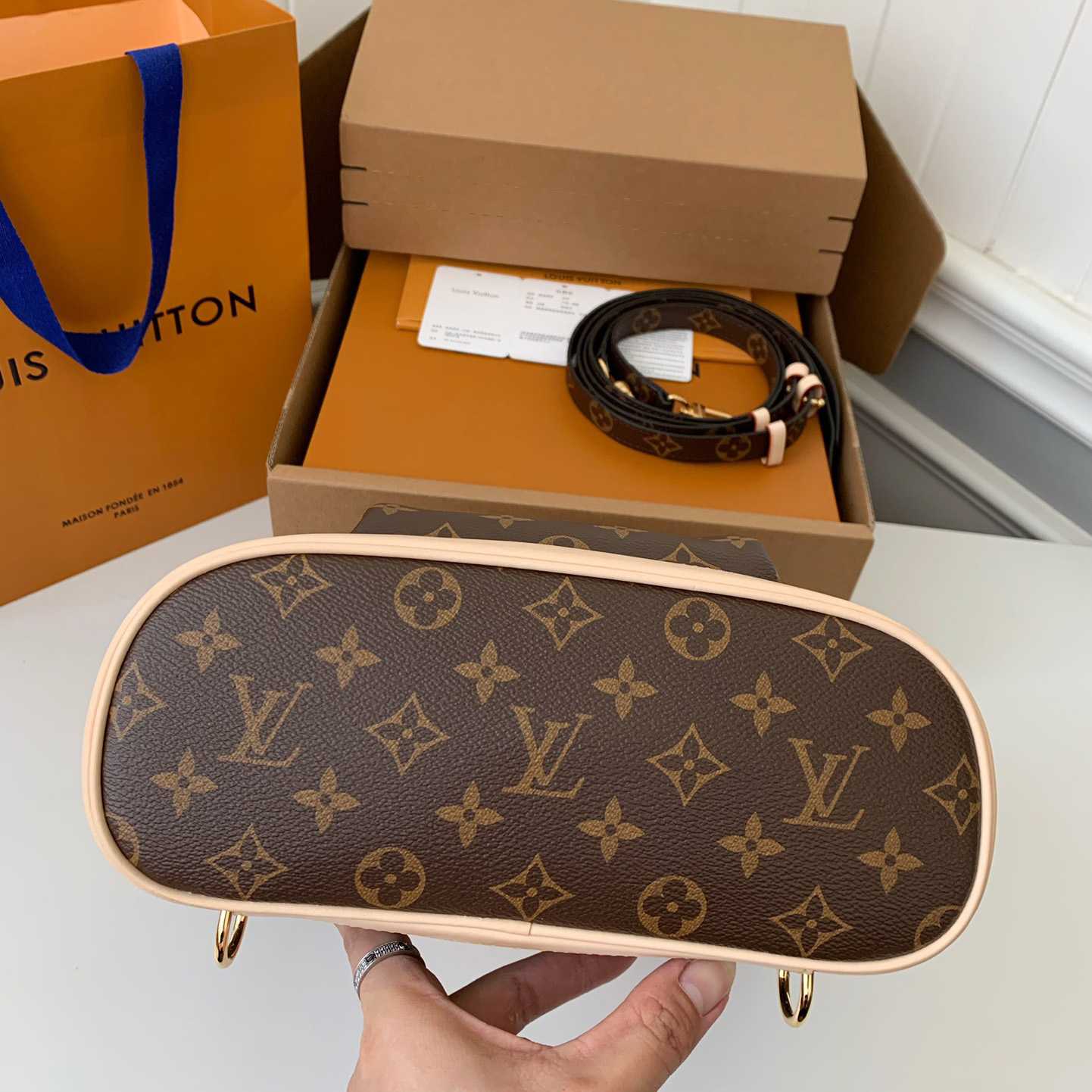 Louis Vuitton Montsouris PM   M11198 - DopestKickz