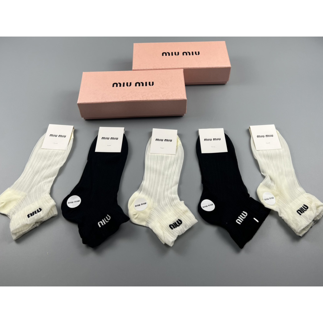 Miu Miu Socks /Box - DopestKickz