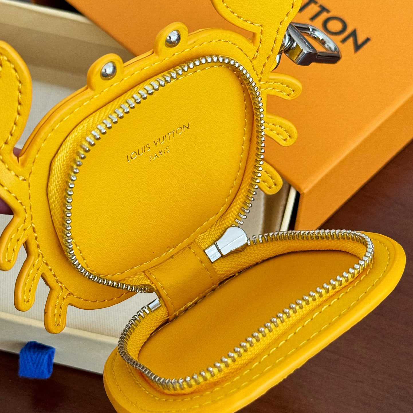 Louis Vuitton LV Crab Bag Charm   M01932 - DopestKickz