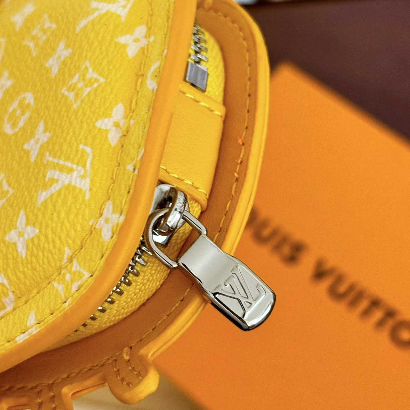 Louis Vuitton LV Crab Bag Charm   M01932 - DopestKickz