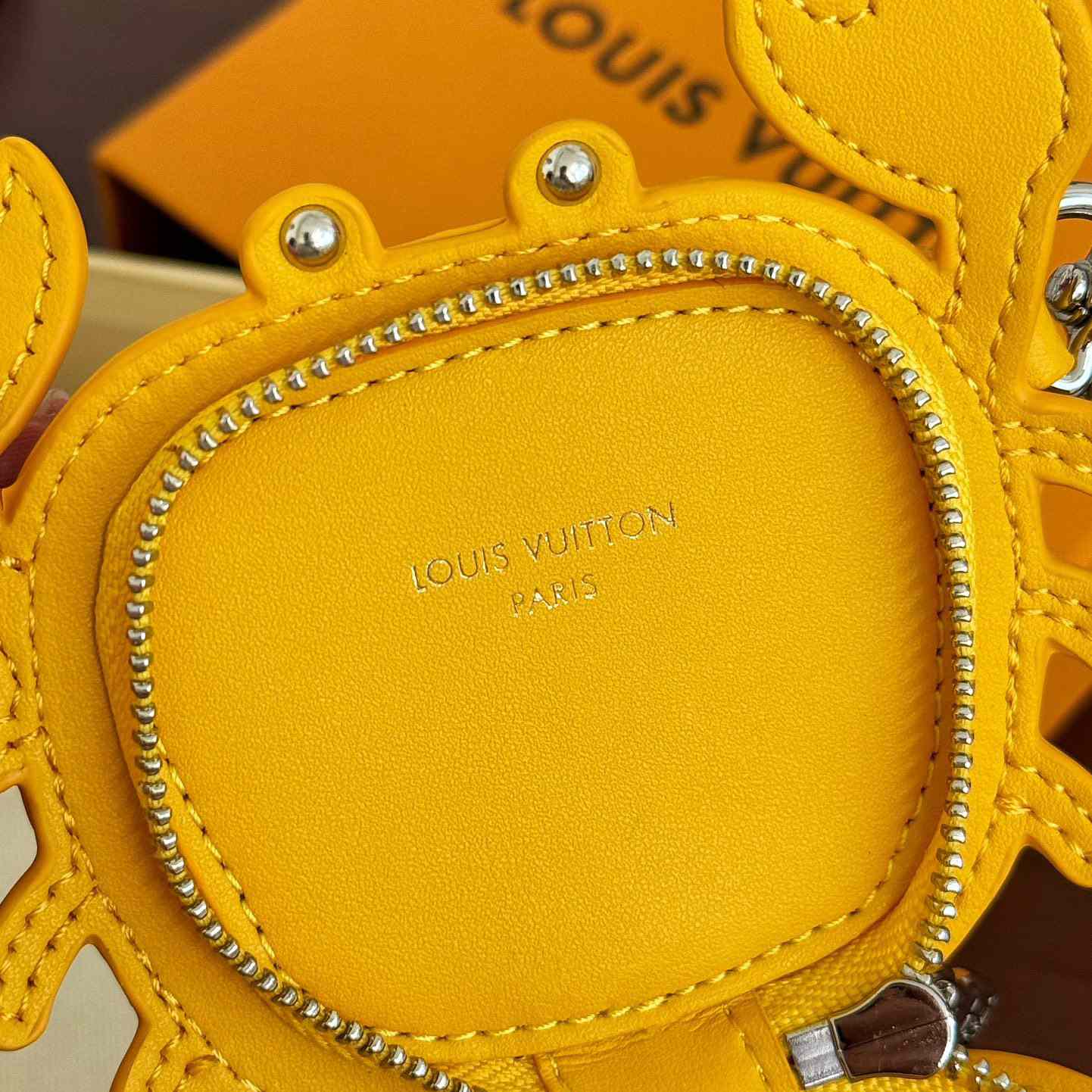 Louis Vuitton LV Crab Bag Charm   M01932 - DopestKickz