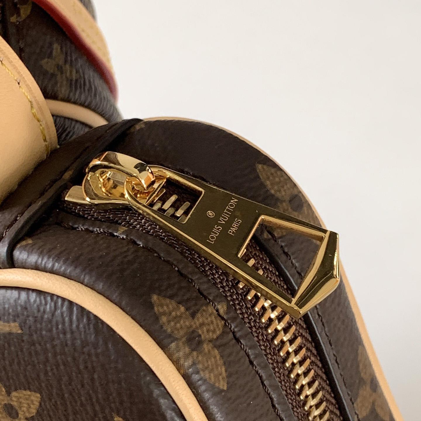 Louis Vuitton Croissant MM   M46828 - DopestKickz