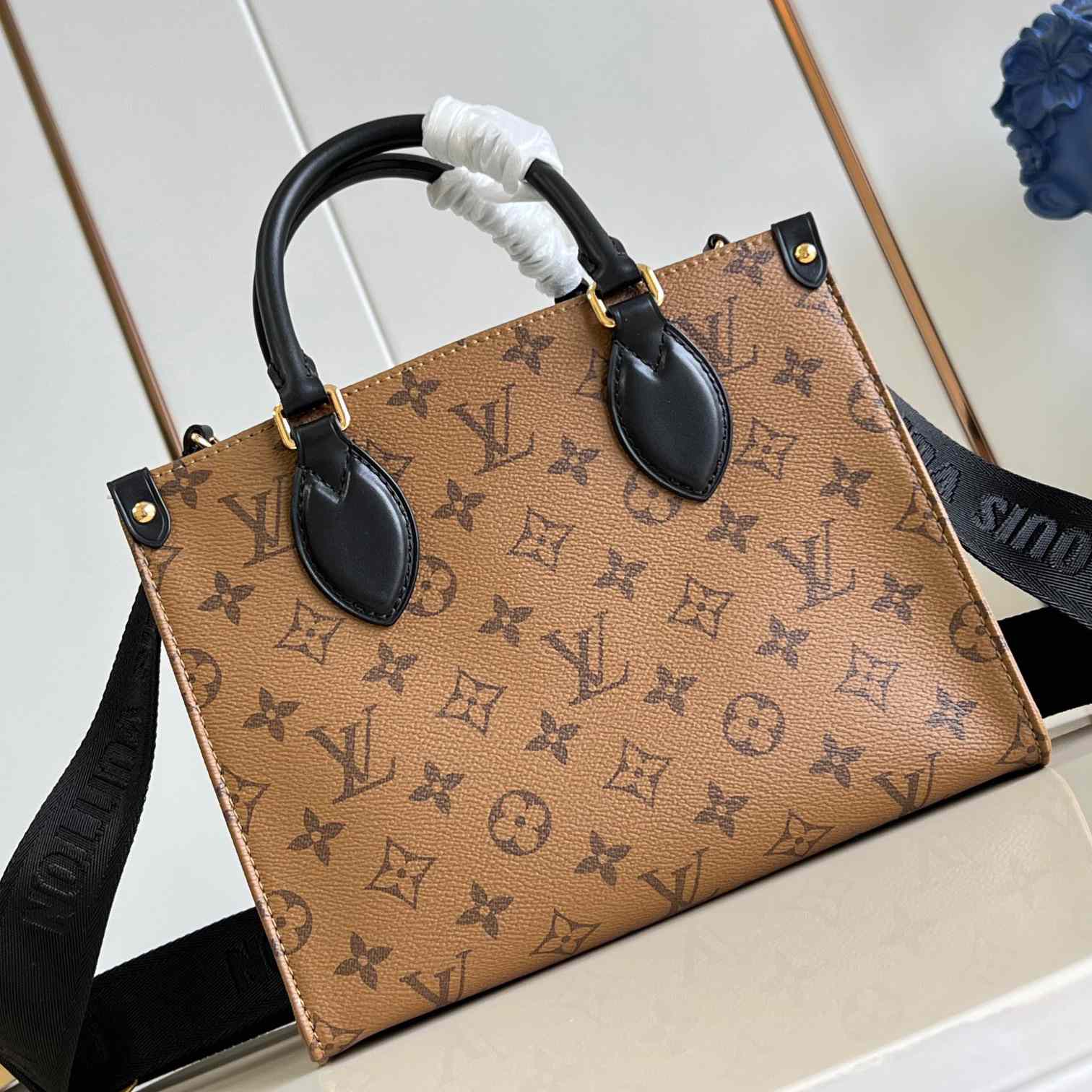 Louis Vuitton OnTheGo PM   M47199 - DopestKickz