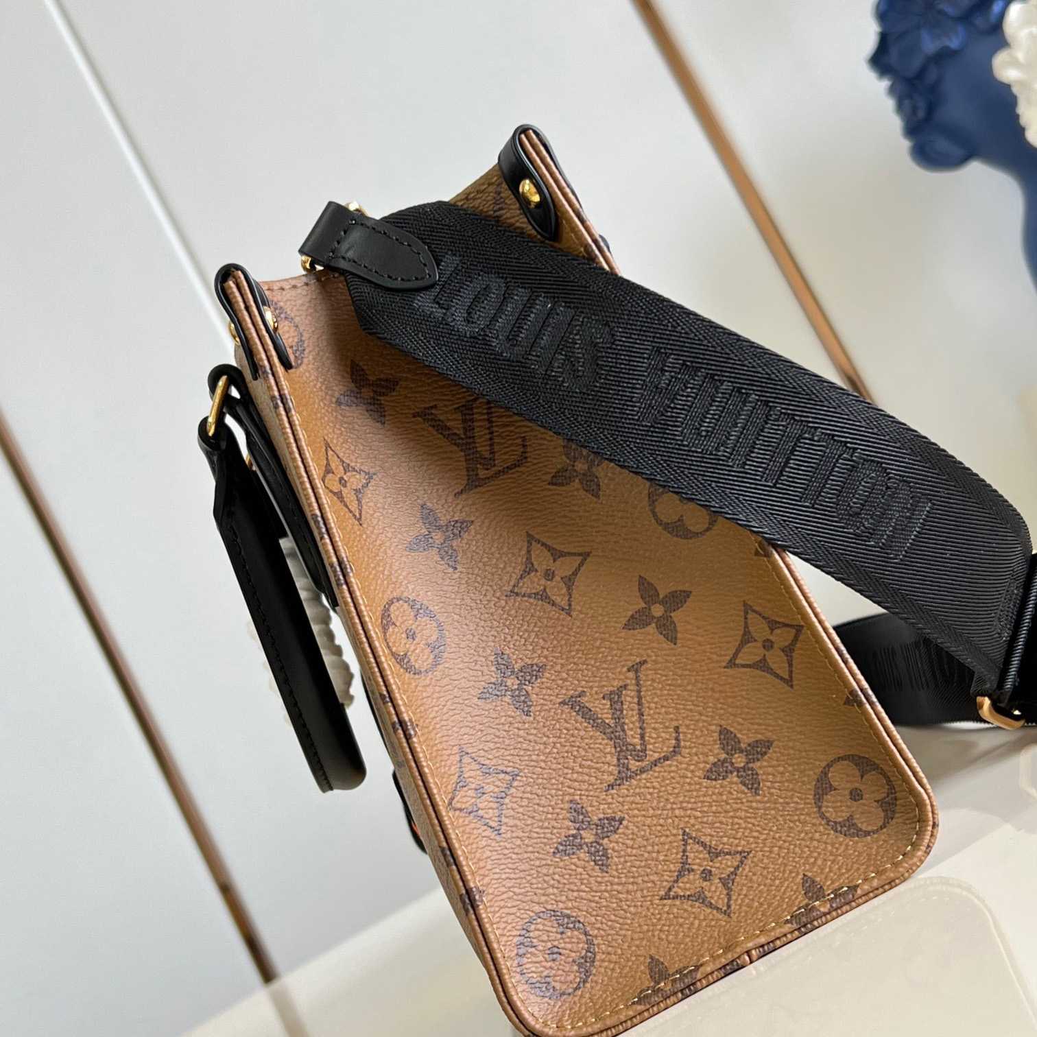 Louis Vuitton OnTheGo PM   M47199 - DopestKickz