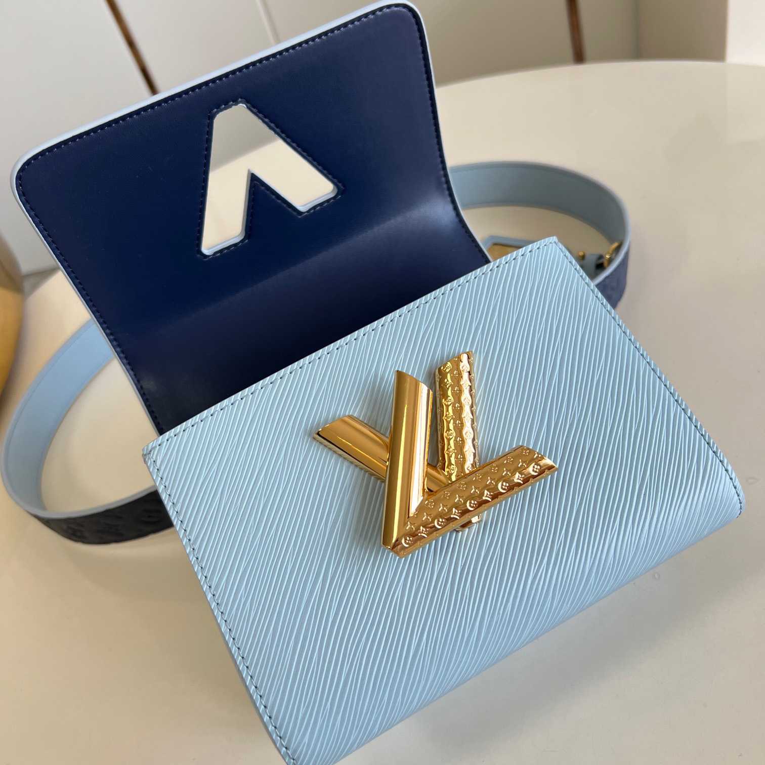 Louis Vuitton Twist PM   M25362 - DopestKickz