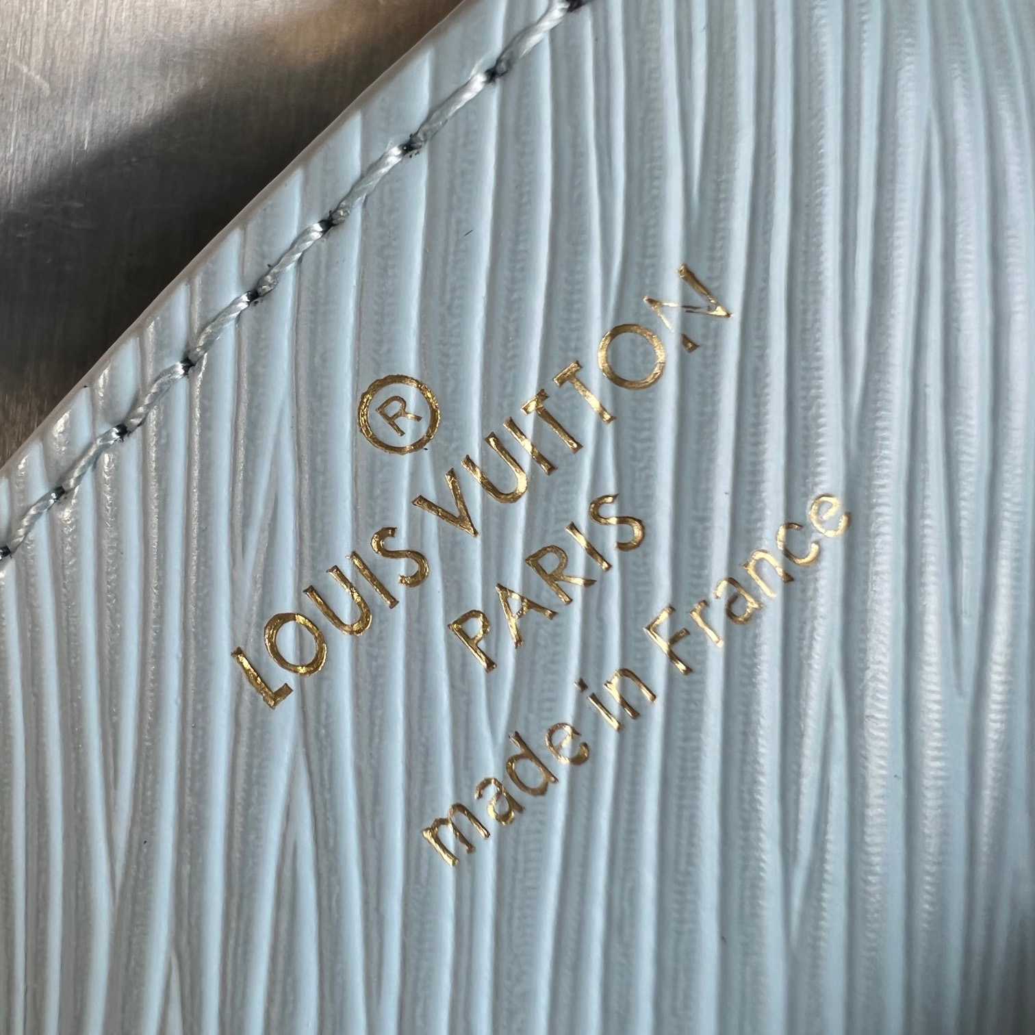 Louis Vuitton Twist PM   M25362 - DopestKickz