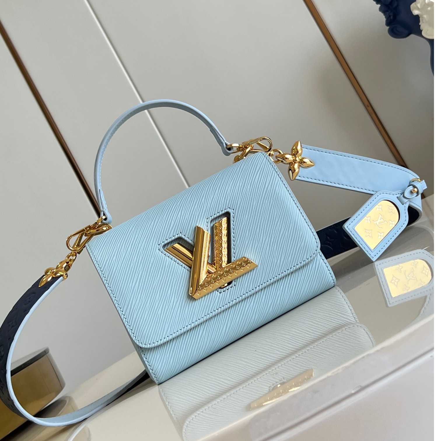 Louis Vuitton Twist PM   M25362 - DopestKickz