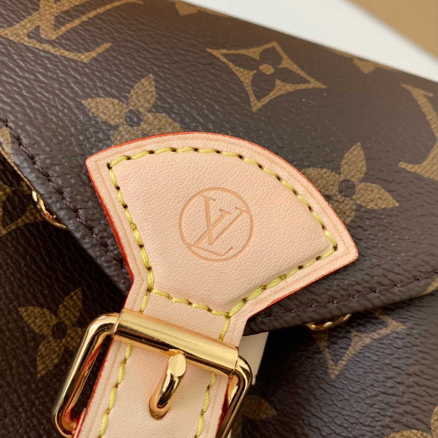 Louis Vuitton Montsouris Mini   M11199 - DopestKickz