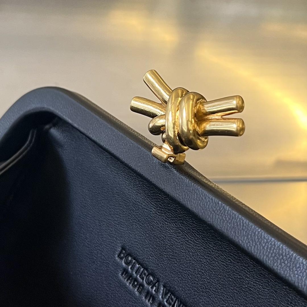 Bottega Veneta Knot - DopestKickz