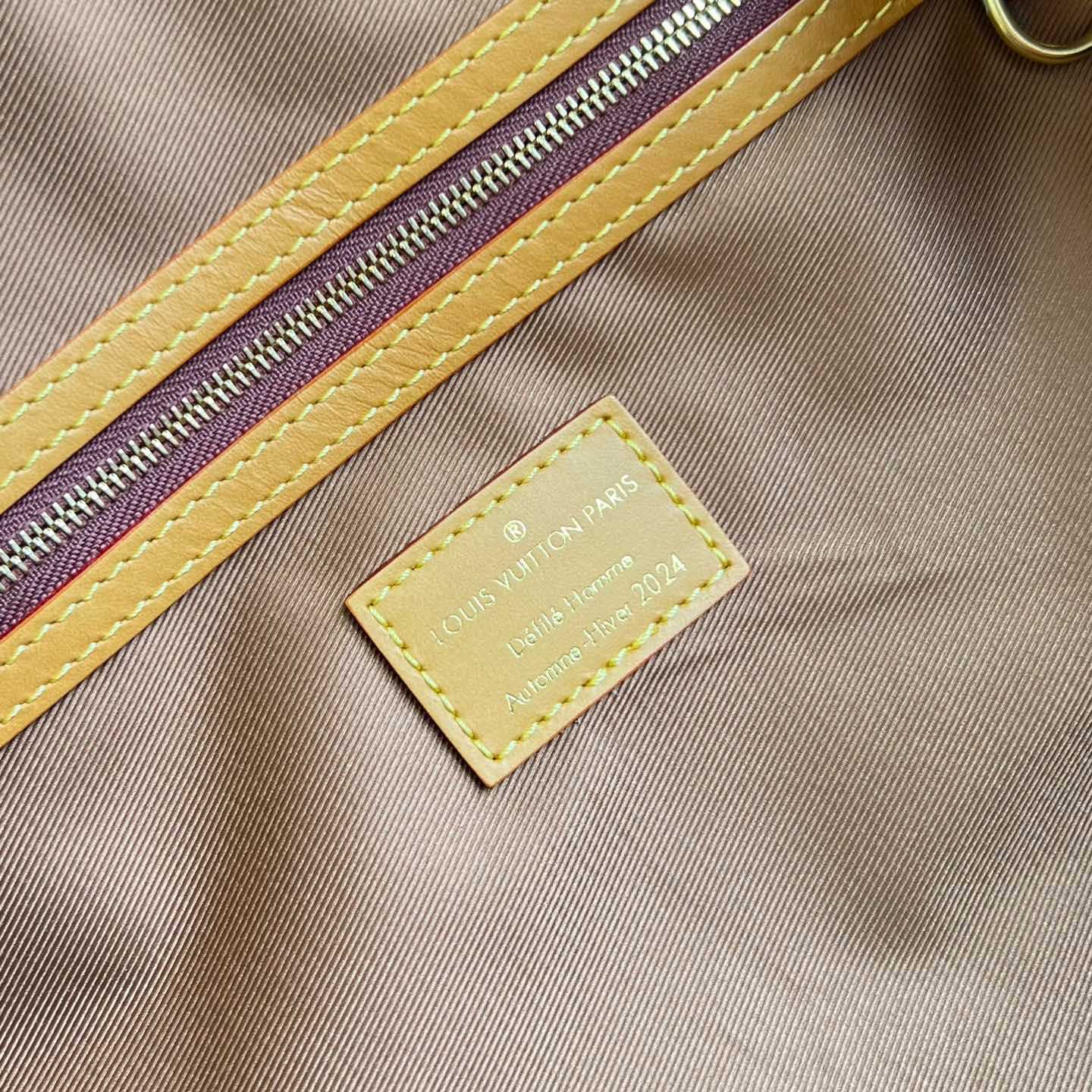 Louis Vuitton Keepall Bandoulière 50   M11541 - DopestKickz