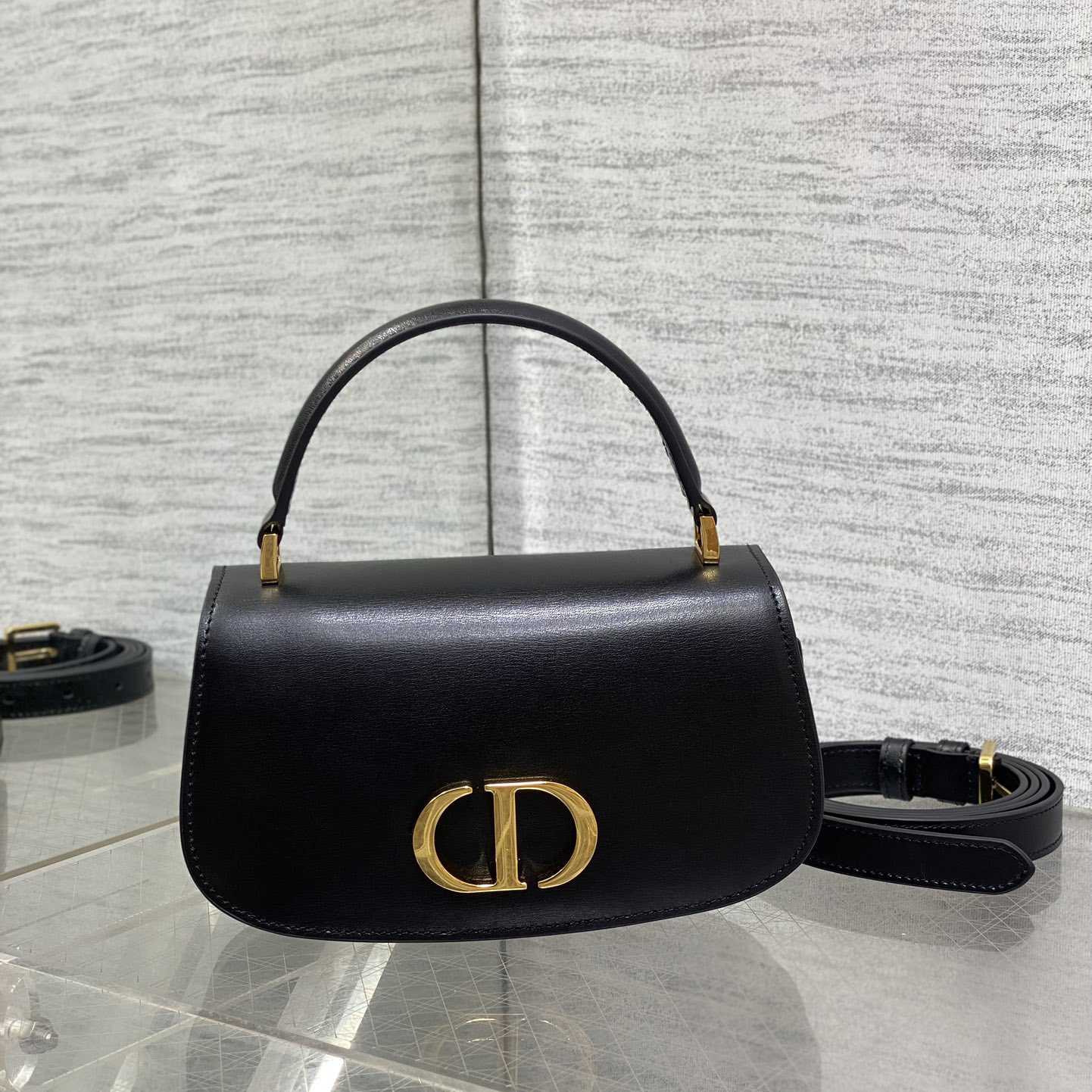 Dior Small 30 Montaigne Avenue Top Handle Bag - DopestKickz