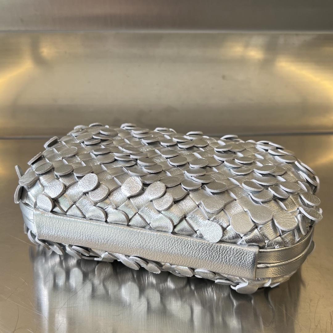 Bottega Veneta Knot （19*11.5*5cm） - DopestKickz