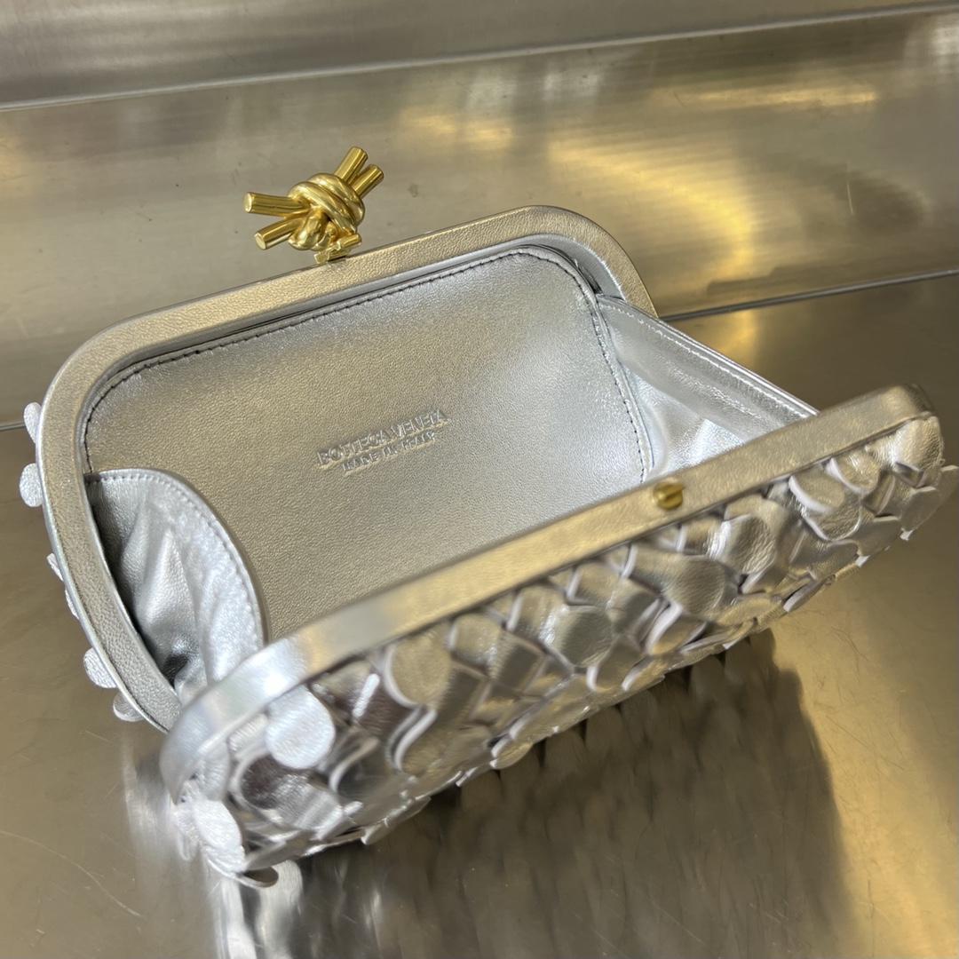 Bottega Veneta Knot （19*11.5*5cm） - DopestKickz