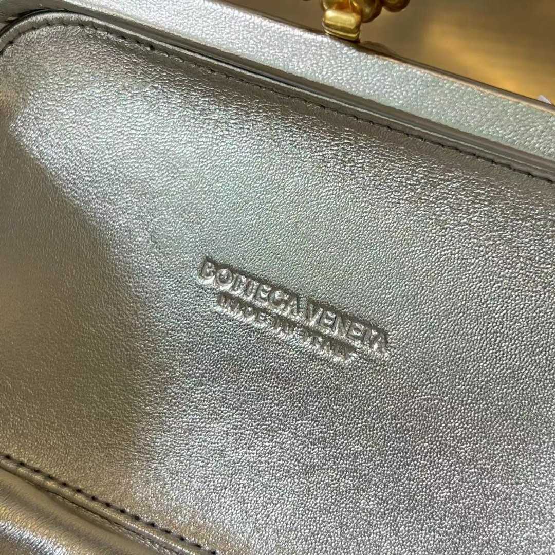 Bottega Veneta Knot （19*11.5*5cm） - DopestKickz