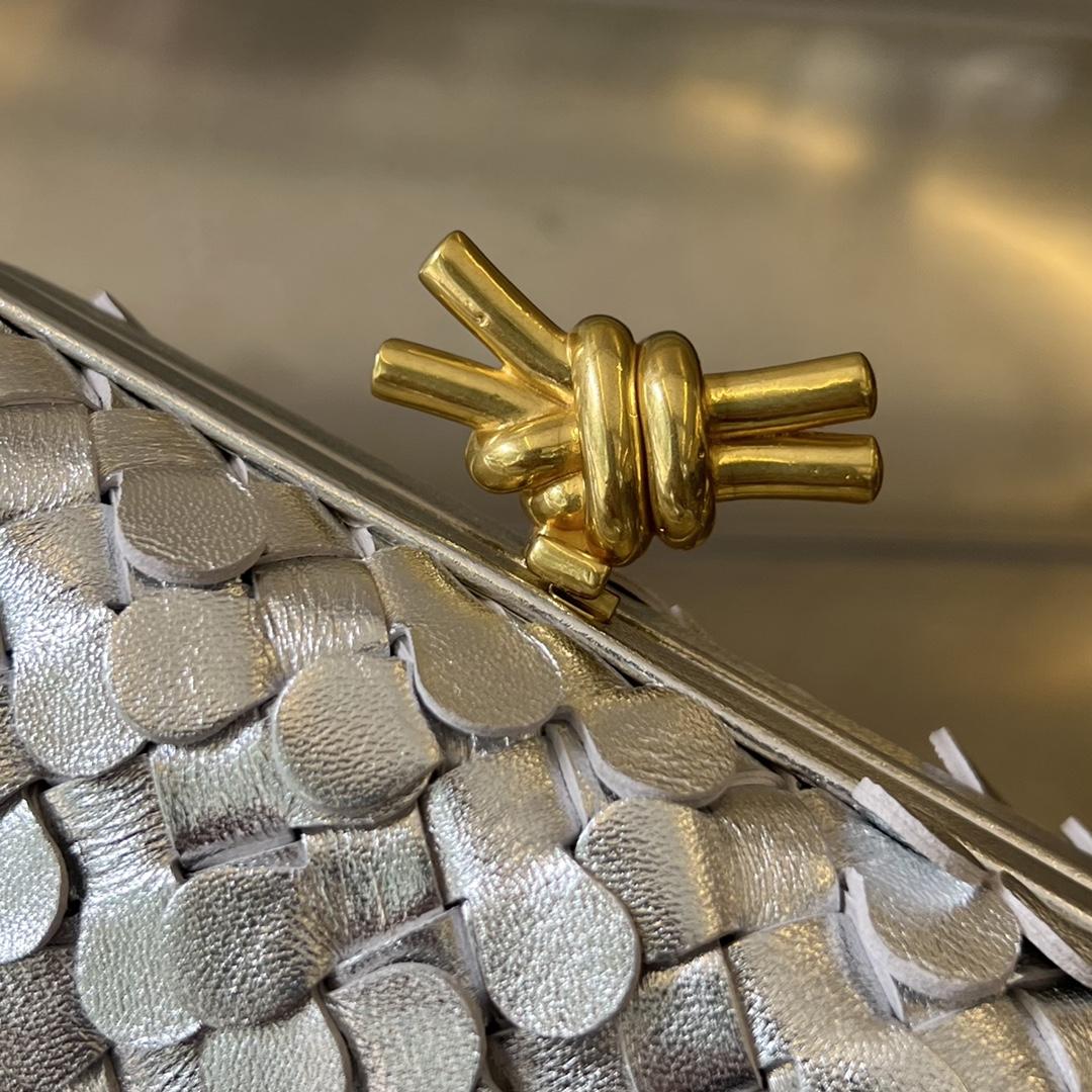 Bottega Veneta Knot （19*11.5*5cm） - DopestKickz