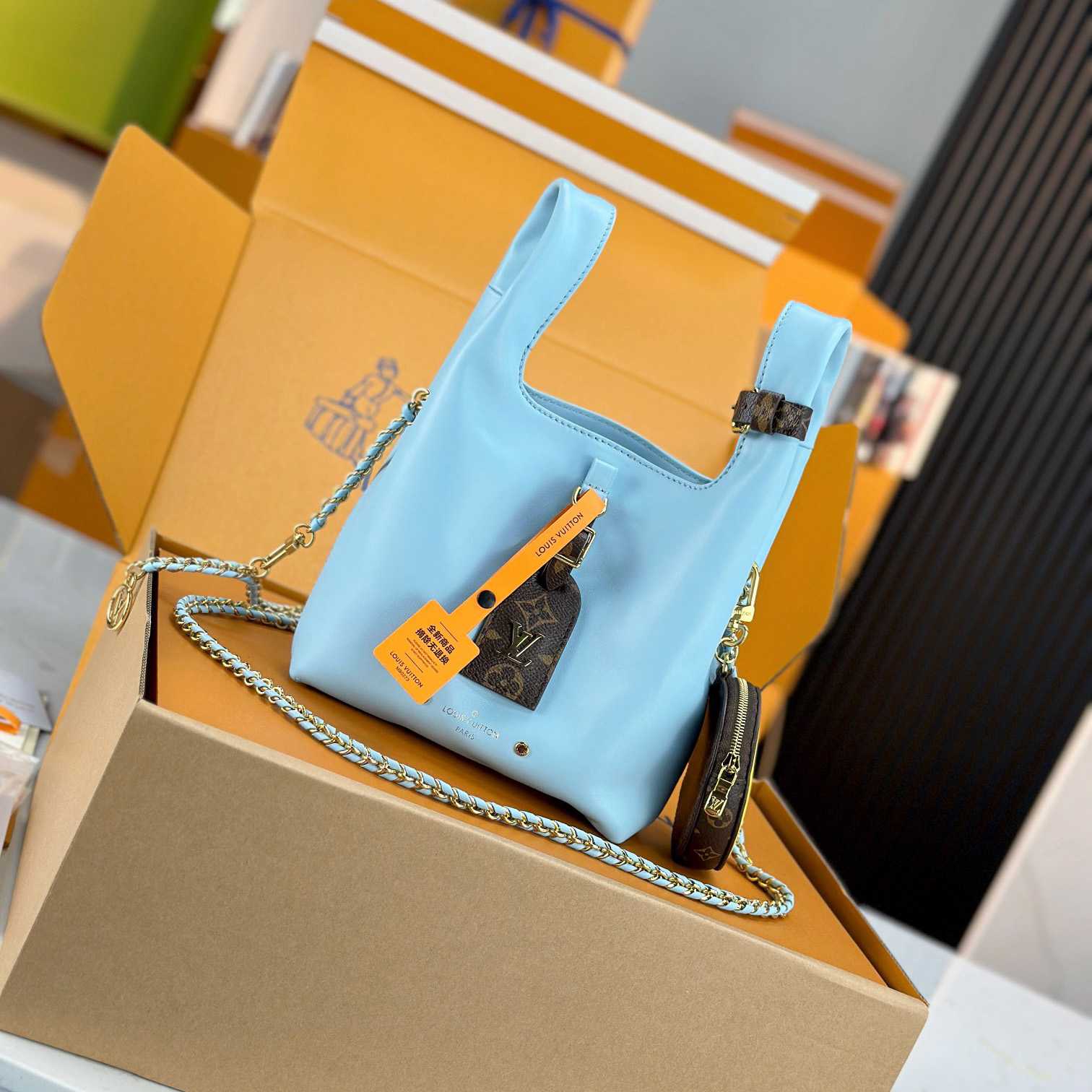 Louis Vuitton Atlantis BB  M11387 - DopestKickz