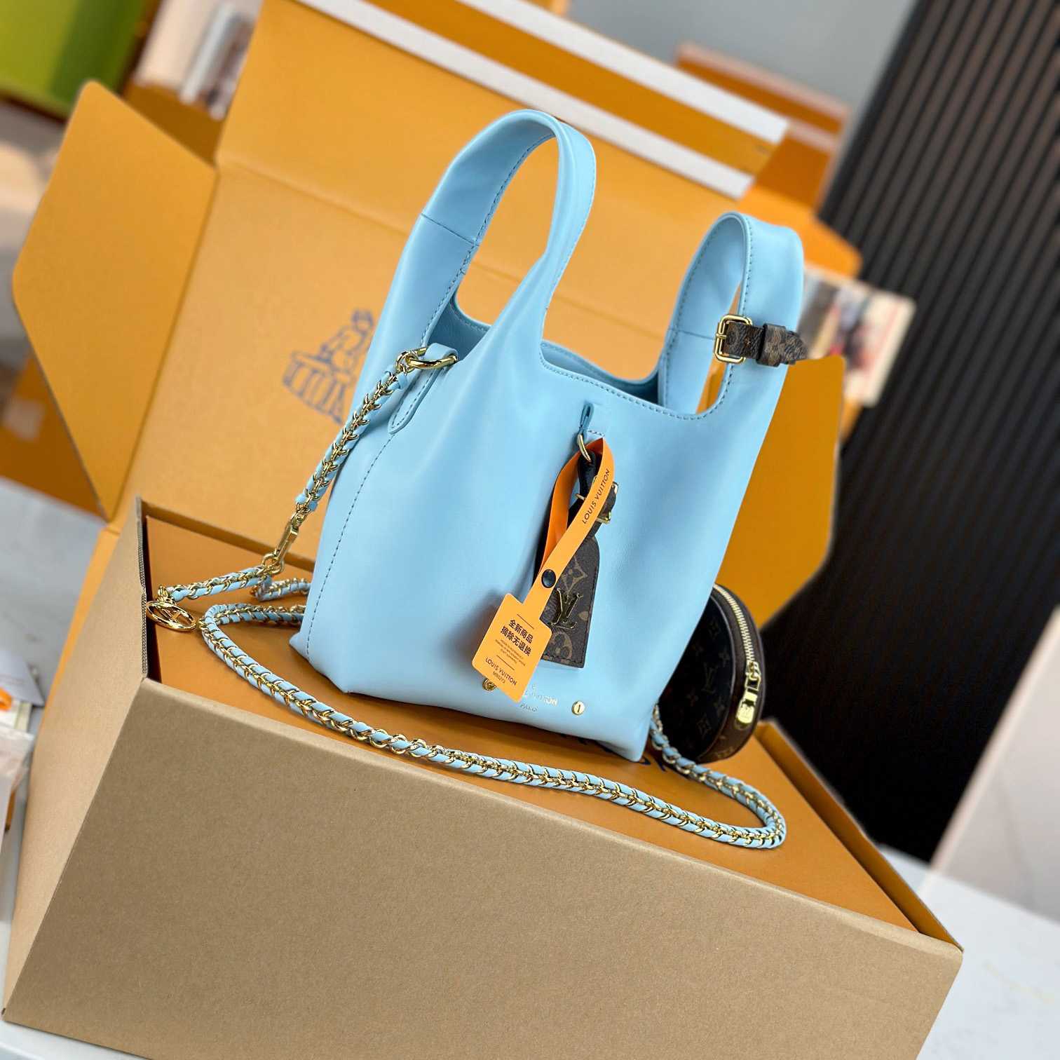 Louis Vuitton Atlantis BB  M11387 - DopestKickz