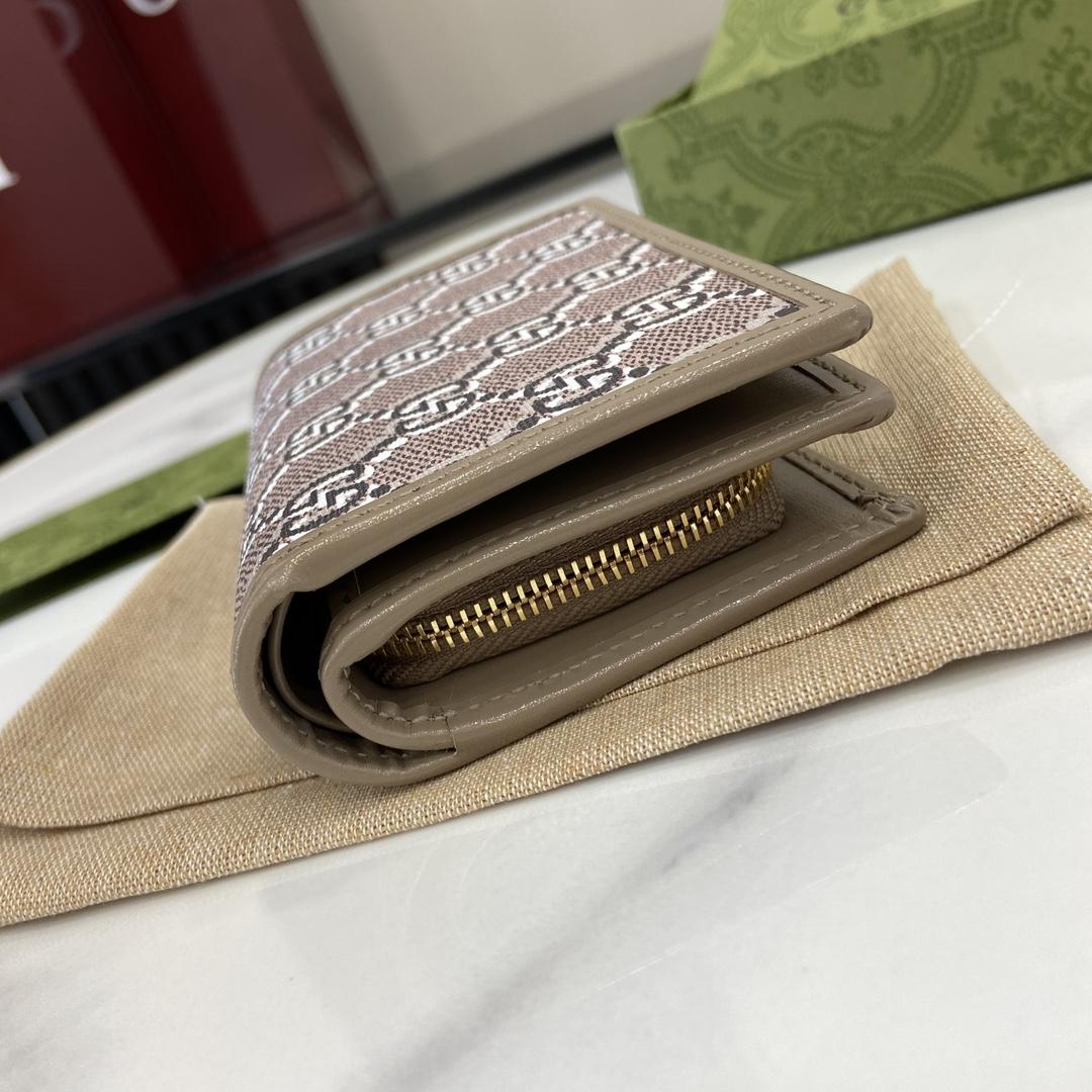 Gucci Medium Wallet With GG Shadow - DopestKickz