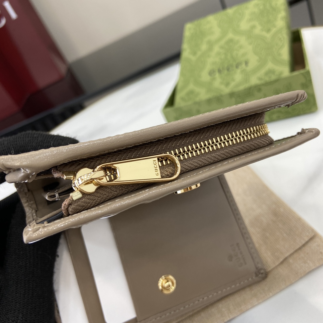 Gucci Medium Wallet With GG Shadow - DopestKickz