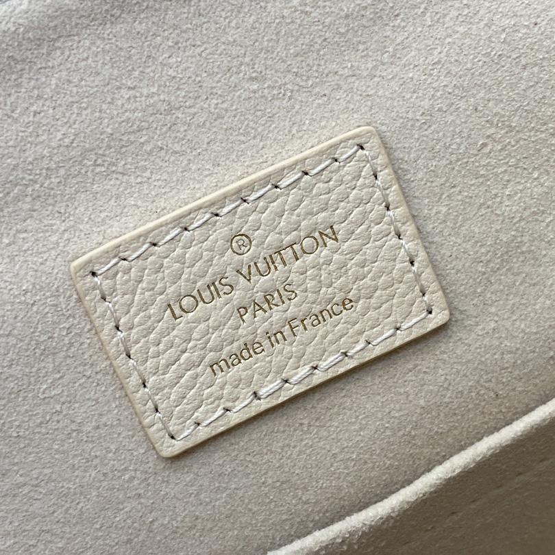 Louis Vuitton Backup   M47106 - DopestKickz