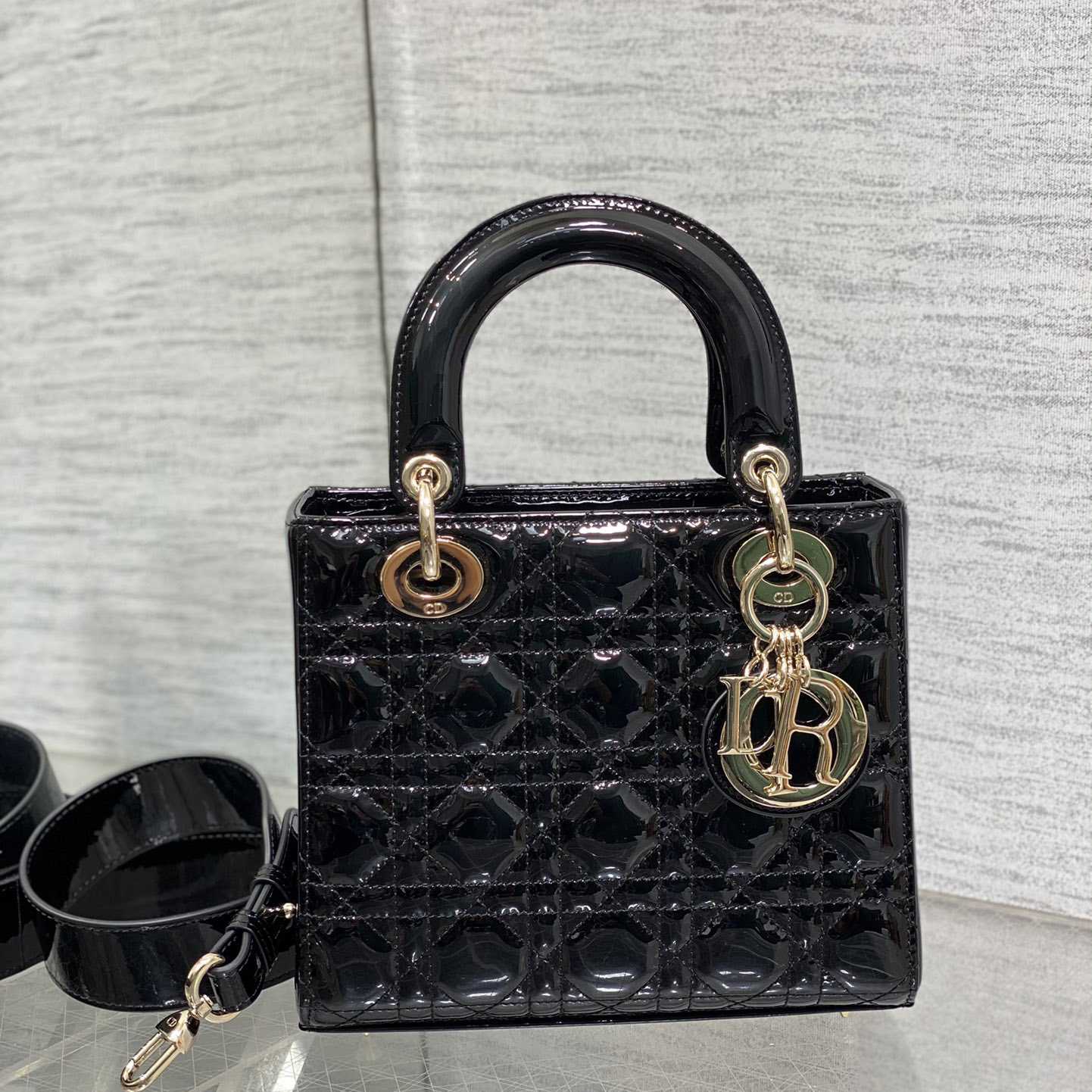 Dior  Lady Dior Bag  20m - DopestKickz