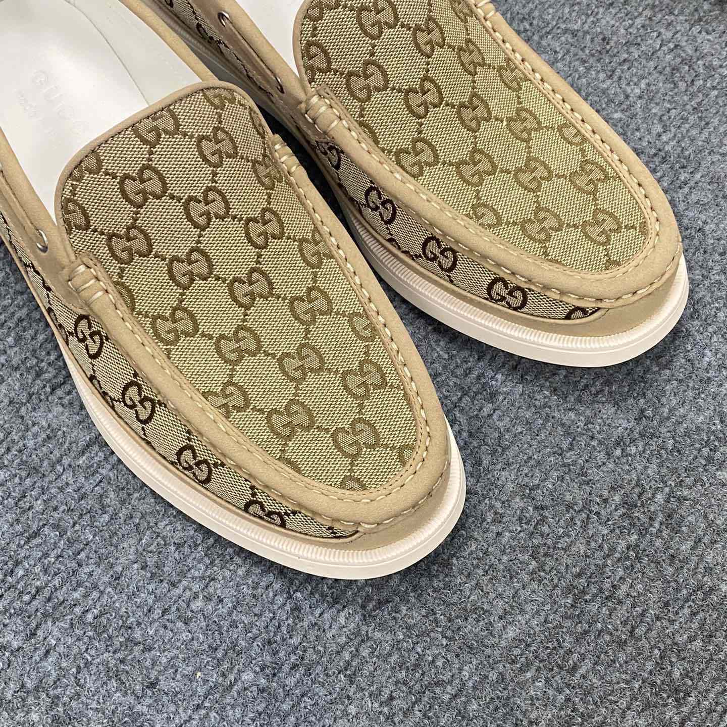 Gucci Men's Original GG Loafer - DopestKickz