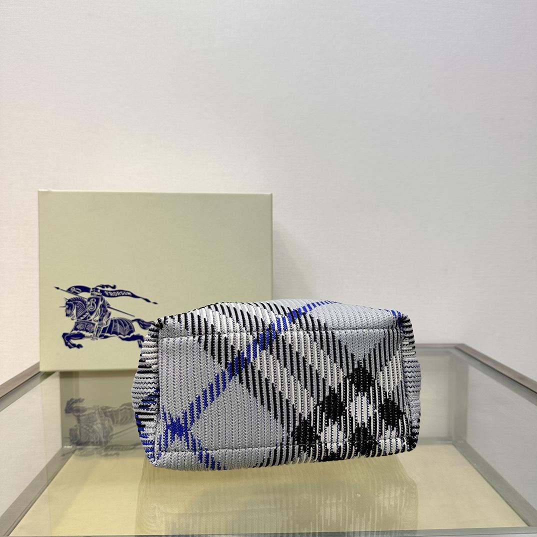 Burberry Micro Peg Chain Bag (21.5 x 10.5 x 23cm) - DopestKickz