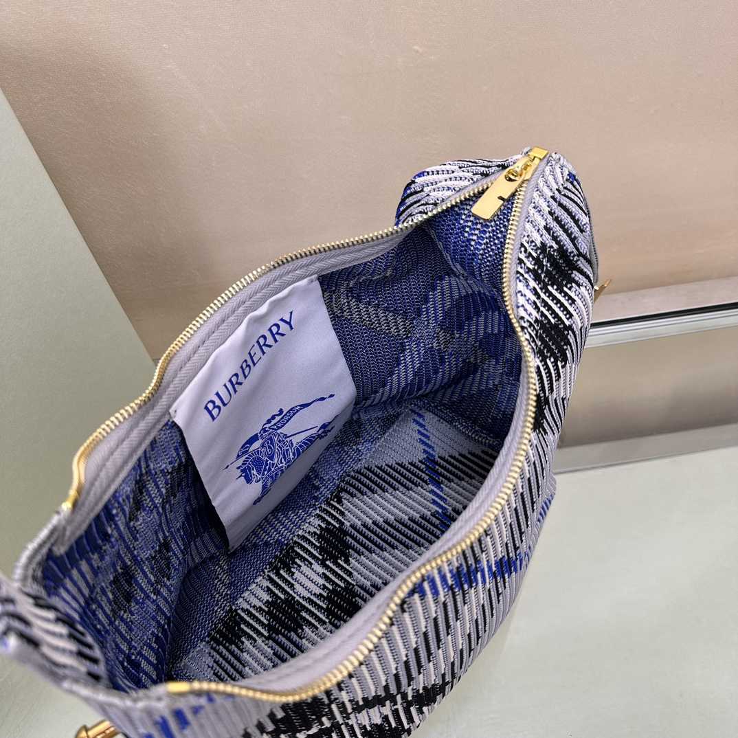 Burberry Micro Peg Chain Bag (21.5 x 10.5 x 23cm) - DopestKickz