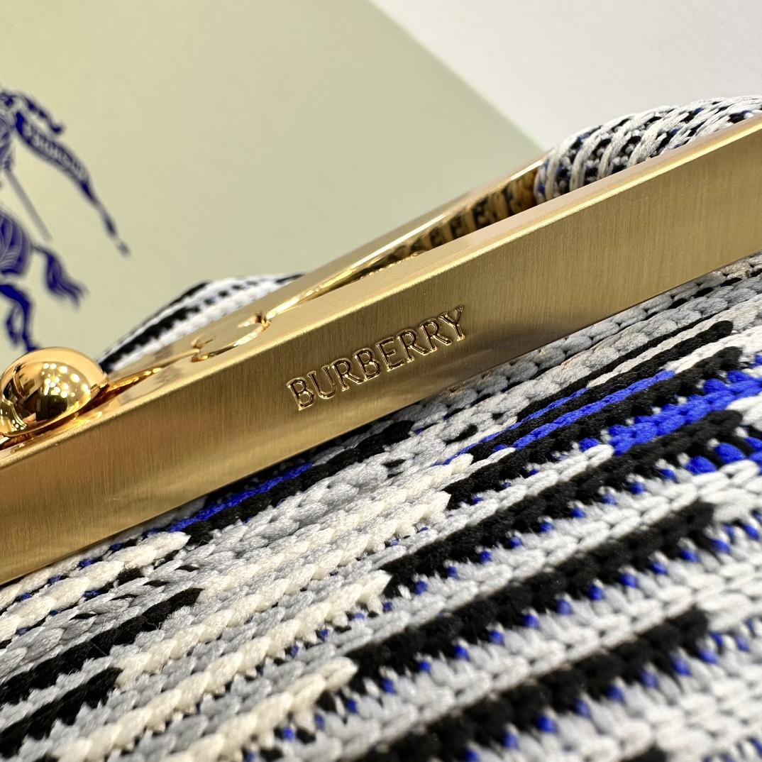 Burberry Micro Peg Chain Bag (21.5 x 10.5 x 23cm) - DopestKickz