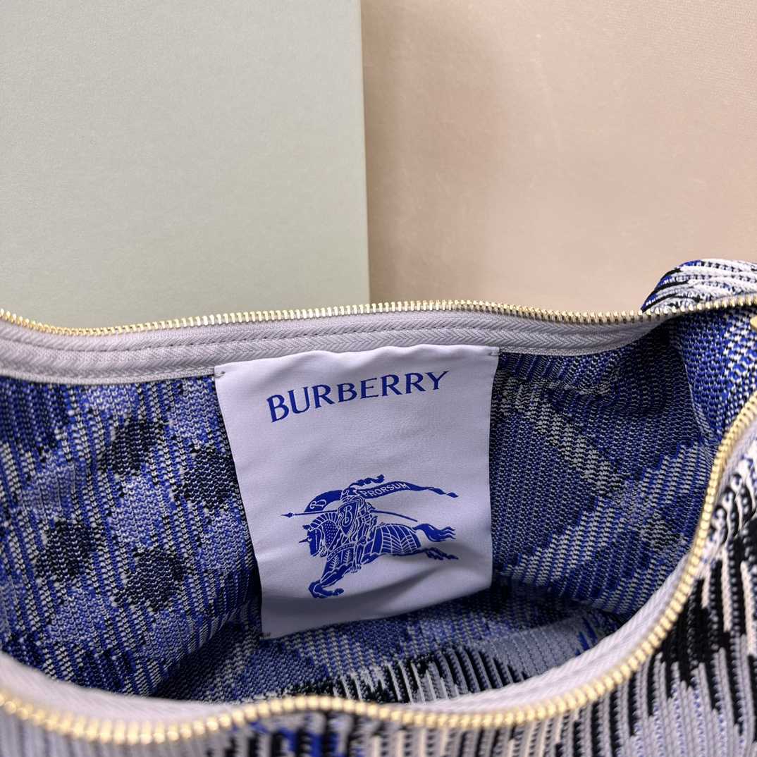 Burberry Micro Peg Chain Bag (21.5 x 10.5 x 23cm) - DopestKickz
