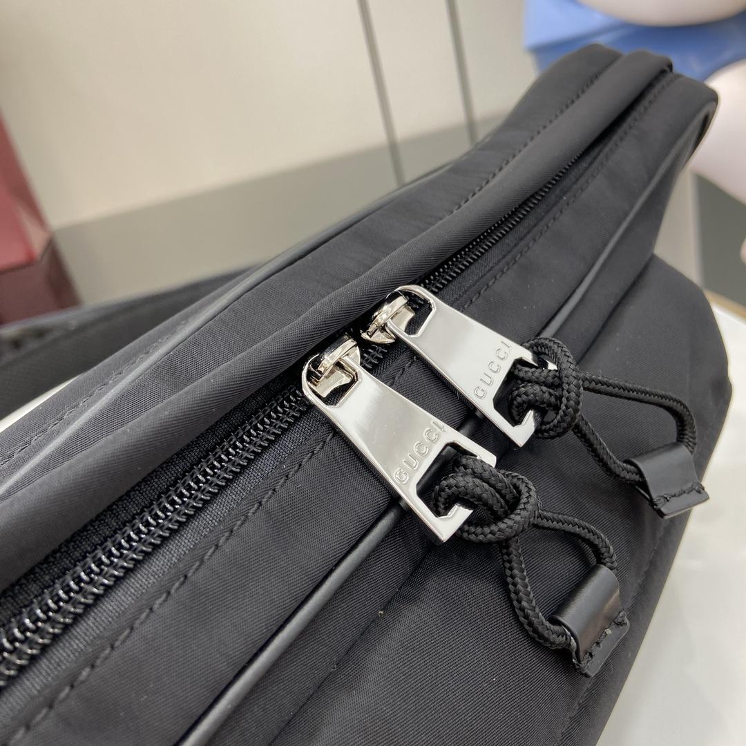 Gucci Small Crossbody Bag With Gucci Logo - DopestKickz