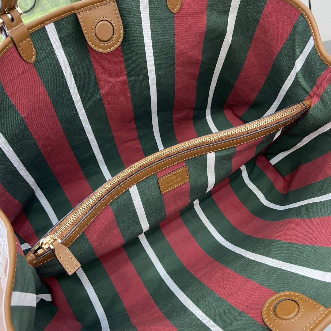 Gucci GG Emblem Medium Tote Bag - DopestKickz