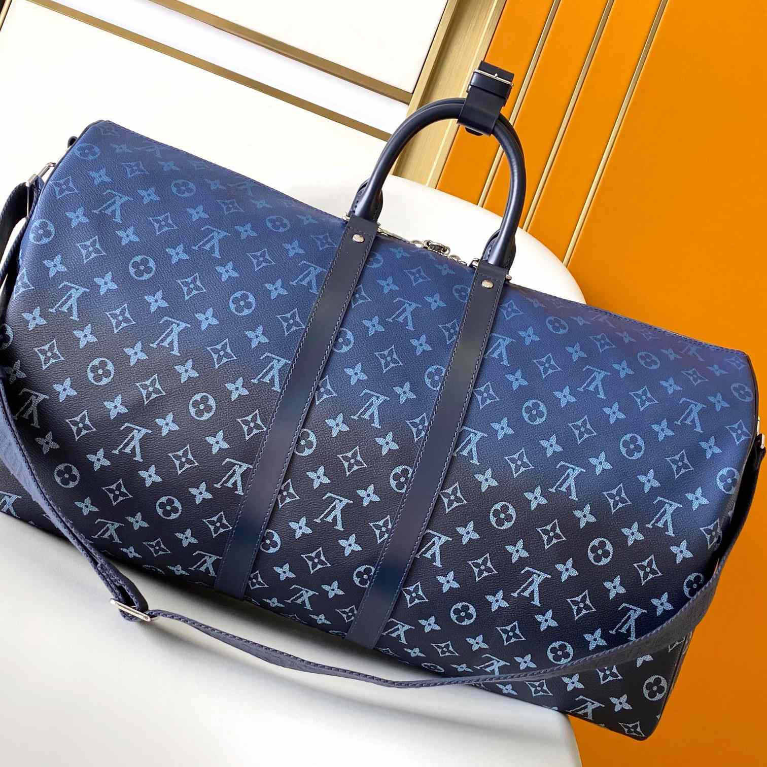 Louis Vuitton Keepall Bandoulière 55   M11558 - DopestKickz