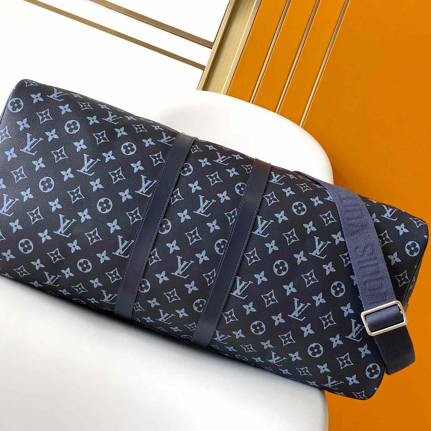 Louis Vuitton Keepall Bandoulière 55   M11558 - DopestKickz